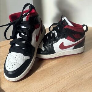 Nike Black and Red Mid-Top Sneakers